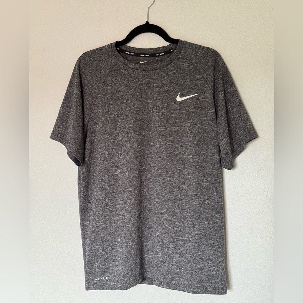 Nike Swim T-Shirt Men’s Medium Grey UPF 40+ Short Sleeve Sportswear Tee Shirt L